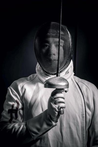 “我喜歡劍擊的速度感,每當刺中對手的身體, 那一剎充滿了真實感,接著響燈, 那種成功感受正是無法具體地形容。精準刺中故然講究技術, 也要配合進攻及如何防守的策略,可謂智慧與力量並重。” “我喜歡劍擊的速度感,每當刺中對手的身體, 那一剎充滿了真實感,接著響燈, 那種成功感受正是無法具體地形容。精準刺中故然講究技術, 也要配合進攻及如何防守的策略,可謂智慧與力量並重。”