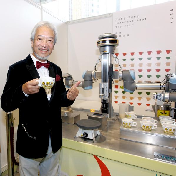 黃家和對沖奶茶機械人金仔的誕生感到鼓舞 黃家和對沖奶茶機械人金仔的誕生感到鼓舞