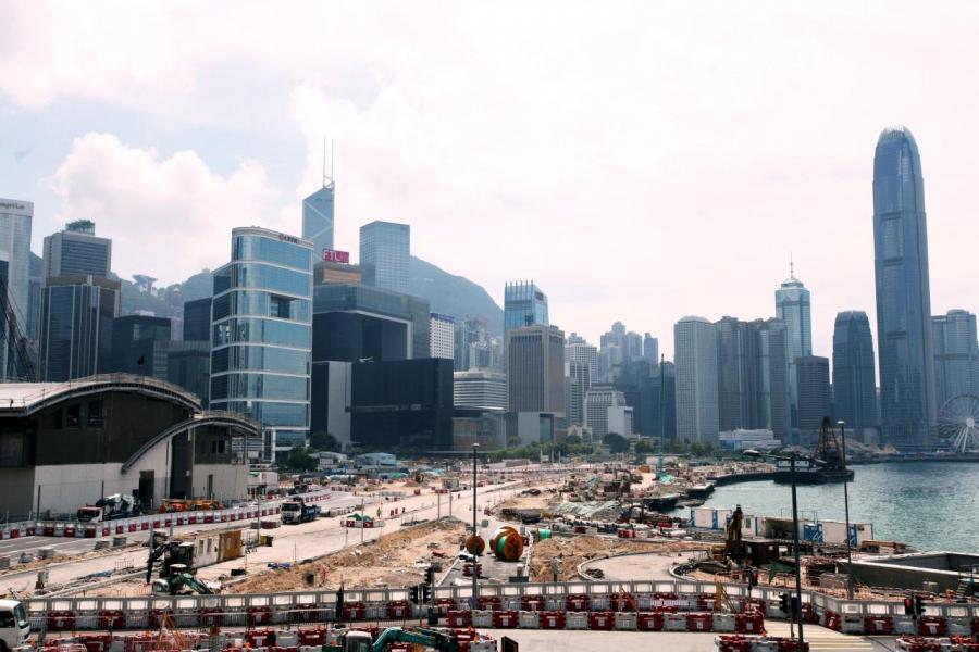 由於填海可提供龐大土地面積,據悉政府將採用多項安排以縮短施工的時間。 由於填海可提供龐大土地面積,據悉政府將採用多項安排以縮短施工的時間。