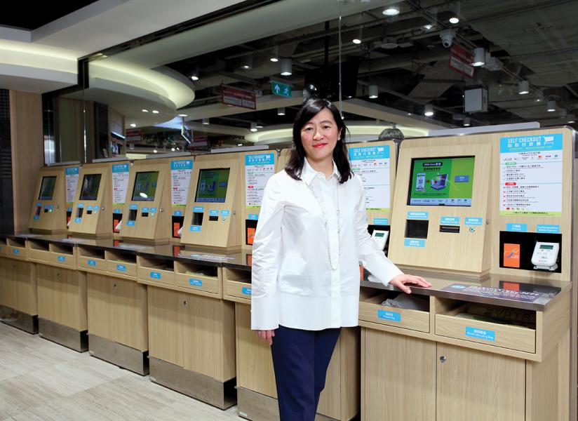 一田百貨行政總裁黃思麗表示,沙田店引入自動收銀機,方便解決人手短缺問題。 一田百貨行政總裁黃思麗表示,沙田店引入自動收銀機,方便解決人手短缺問題。