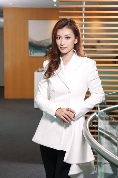 我的背景,塑造了今日的我, 但我仍很努力工作。 我想以身作則。公司就像自己的baby, 一有困難就放棄?我不是這種人。 我的背景,塑造了今日的我, 但我仍很努力工作。 我想以身作則。公司就像自己的baby, 一有困難就放棄?我不是這種人。