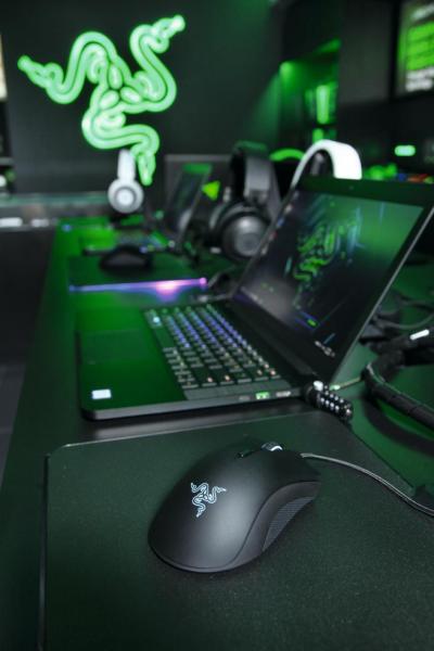 Razer以滑鼠起家,並將這份對設計的堅持擴展至其他電競周邊產品。 Razer以滑鼠起家,自然份外注種滑鼠的設計,並將這份對設計的堅持,擴展至其他電競周邊產品。
