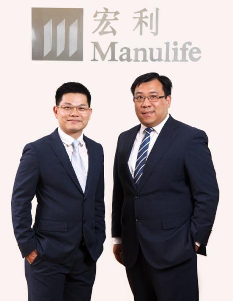 Sunny及其直屬上司高級理財策劃經理李俊(Leo Li)。 Sunny及其直屬上司高級理財策劃經理李俊(Leo Li)。