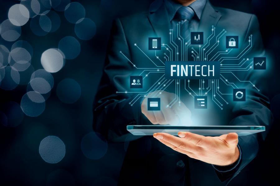 金融科技是當前的熱門話題。 金融科技是當前的熱門話題。