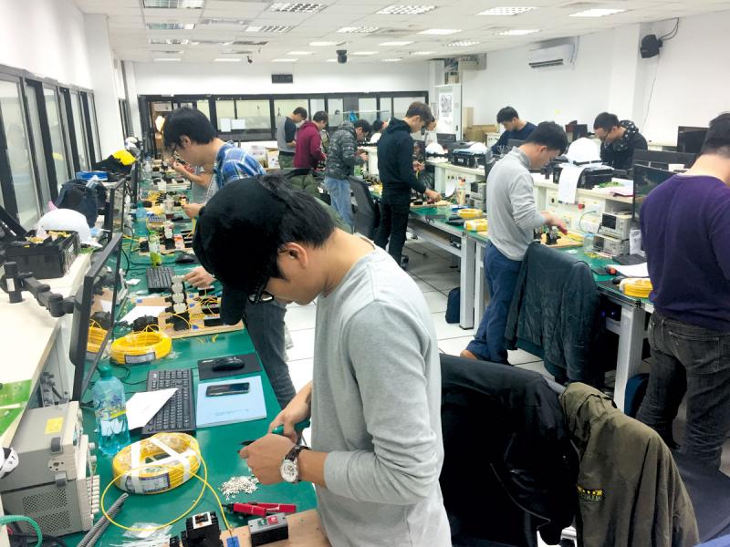 職業培訓也是日後教育的主要方向。