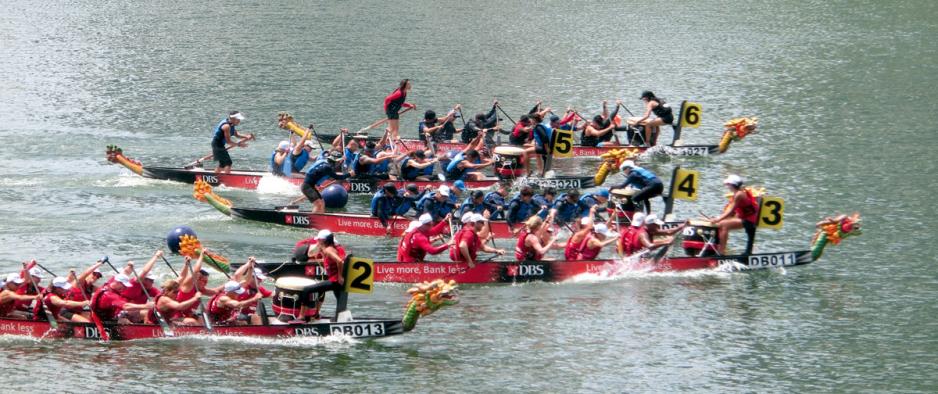 DBS Marina Regatta 是新加坡最大型的龍舟活動。 DBS Marina Regatta 是新加坡最大型的龍舟活動。
