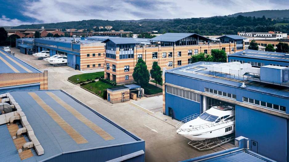 Azimut Yachts位於意大利Avigliana的船廠。 Azimut Yachts位於意大利Avigliana的船廠。