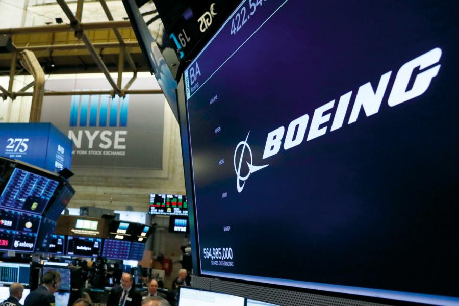 波音公司目前仍是世界飛機製造龍頭。 波音公司目前仍是世界飛機製造龍頭。