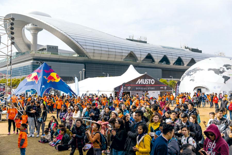 香港首次主辦賽事分站,在比賽期間於啟德跑道公園舉辦嘉年華,讓來賓感受熾熱氣氛。 香港首次主辦賽事分站,在比賽期間於啟德跑道公園舉辦嘉年華,讓來賓感受熾熱氣氛。