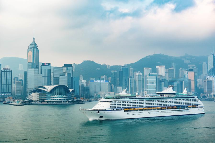 皇家加勒比郵輪公司已於兩年多前進駐香港,以香港為母港。 皇家加勒比郵輪公司已於兩年多前進駐香港,以香港為母港。