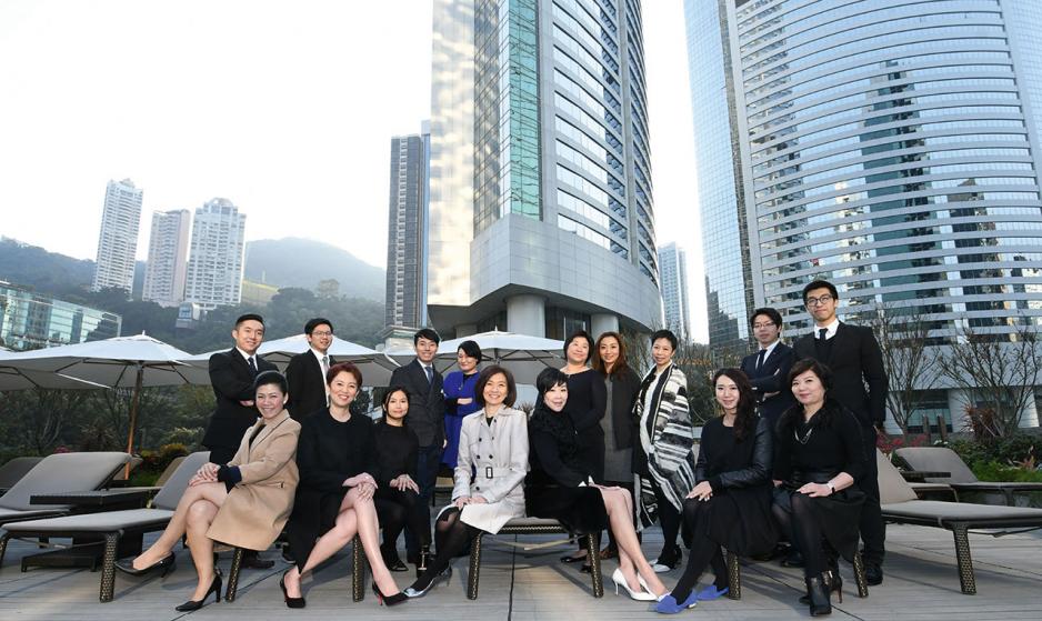 Theresa及其團隊。 Theresa及其團隊。