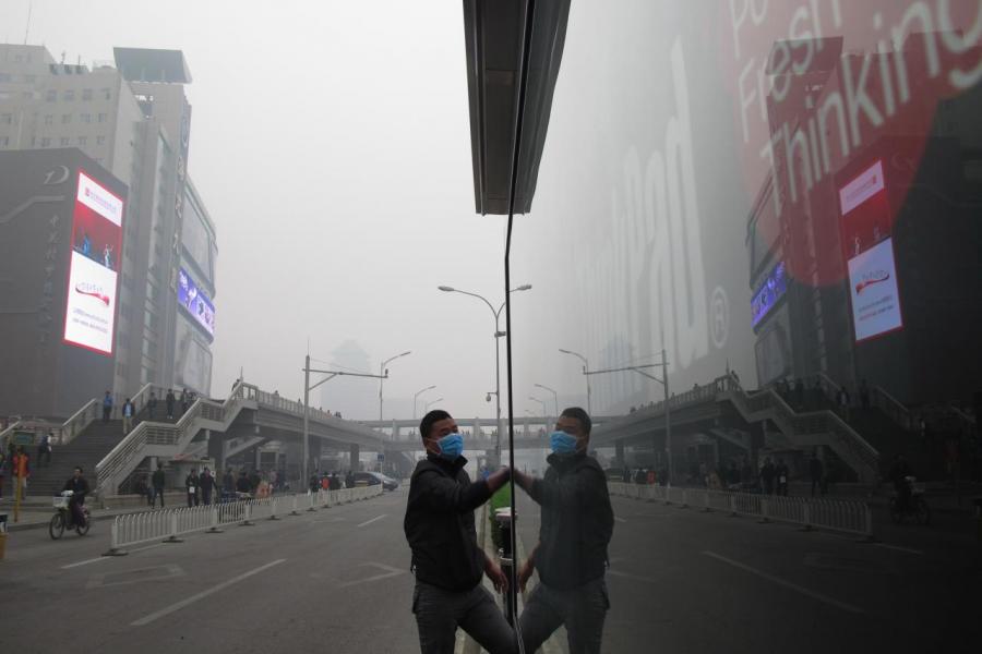 內地霧霾天氣嚴重,對國民健康構成威脅。 內地霧霾天氣嚴重,對國民健康構成威脅。