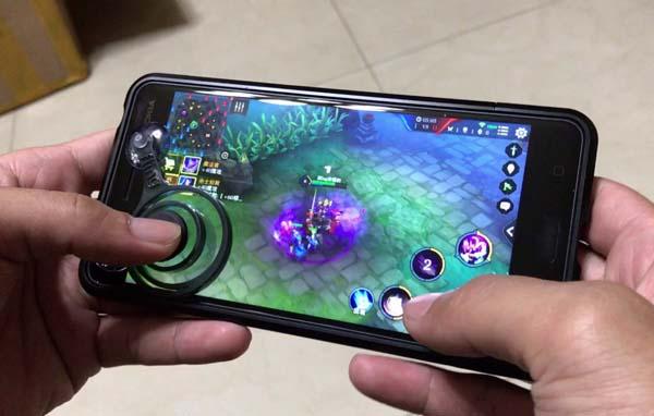 手遊已取代傳統主機遊戲,成為電子遊戲界的霸主。 手遊已取代傳統主機遊戲,成為電子遊戲界的霸主。