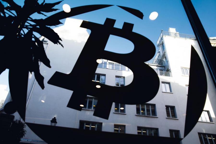 短短個多月時間,比特幣就從高位跌近七成。 短短個多月時間,比特幣就從高位跌近七成。