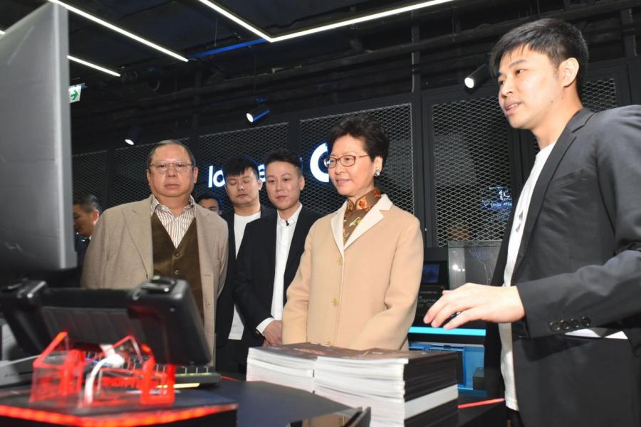林鄭月娥承諾會為電競行業「折牆鬆綁」。 林鄭月娥承諾會為電競行業「折牆鬆綁」。
