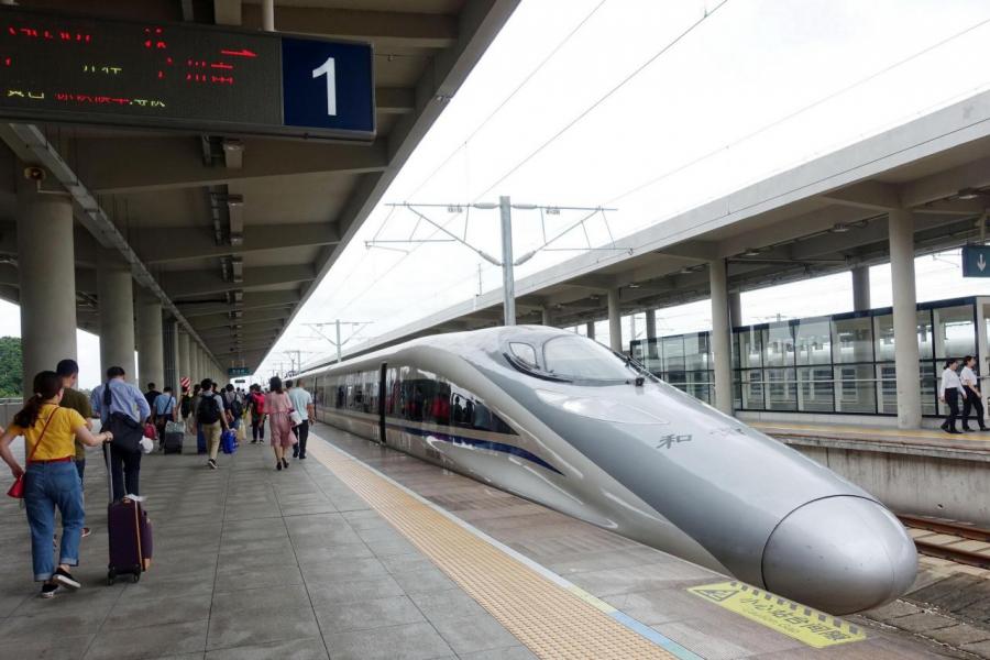 大灣區陸路、水路、航空均快速推進,區內互聯互通的逐漸完善。 大灣區陸路、水路、航空均快速推進,區內互聯互通的逐漸完善。