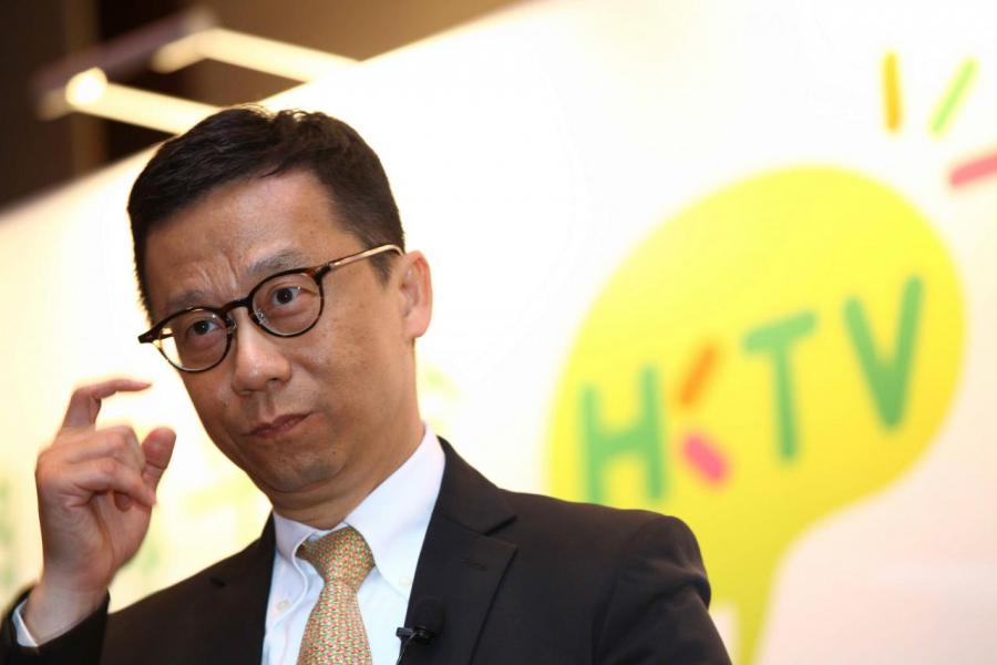 等足八年後,王維基終於宣布放棄發展電視業務。 等足八年後,王維基終於宣布放棄發展電視業務。