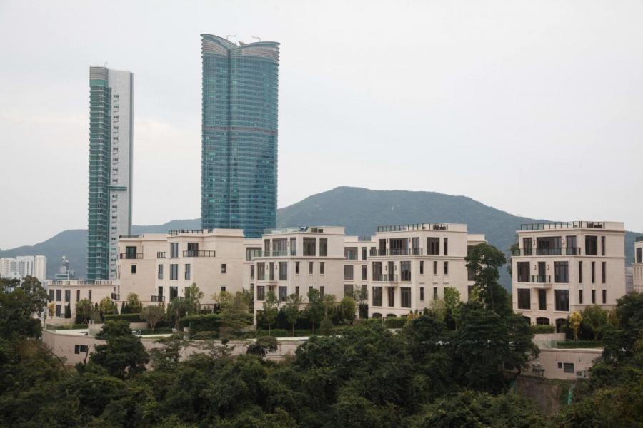 Mount Nicholson日前推出15號屋招標,最終以9.16億元成交,呎價高達10.5萬元。 Mount Nicholson日前推出15號屋招標,最終以9.16億元成交,呎價高達10.5萬元。