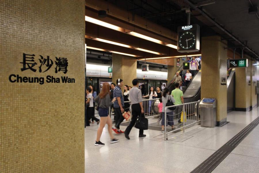 長沙灣近年有變天之勢,由工業區,正轉型至商用住宅區。 長沙灣近年有變天之勢,由工業區,正轉型至商用住宅區。