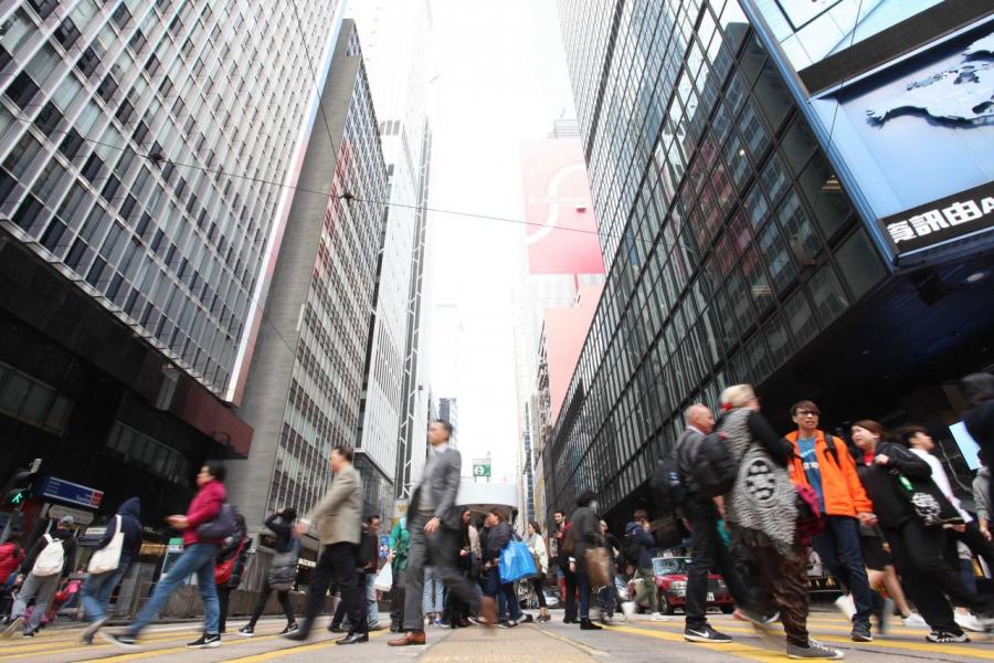 有建議指政府可撥一定金額至全港打工仔的強積金戶口,讓市民以此作首期。 有建議指政府可撥一定金額至全港打工仔的強積金戶口,讓市民以此作首期。