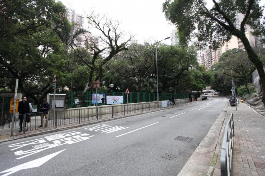 項目附近有多條巴士及小巴路線途經,整體交通亦算方便。 項目附近有多條巴士及小巴路線途經,整體交通亦算方便。