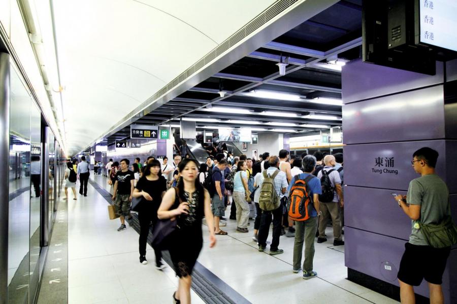 東涌區的樓價向來較其他鐵路沿線地區較為低水,故不少人都入東涌尋寶。 東涌區的樓價向來較其他鐵路沿線地區較為低水,故不少人都入東涌尋寶。