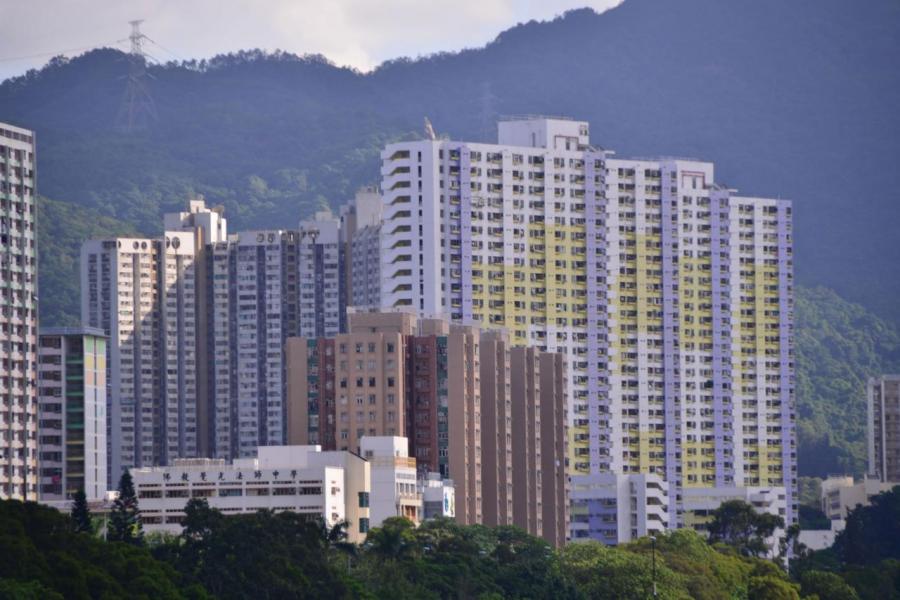 現時公屋有76萬住宅,估計當中最少一成是公屋富戶。 現時公屋有76萬住宅,估計當中最少一成是公屋富戶。