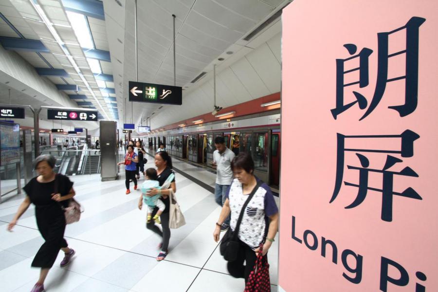 項目與港鐵的接駁有蓋行人天橋的步程僅需3.42秒。 項目與港鐵的接駁有蓋行人天橋的步程僅需3.42秒。