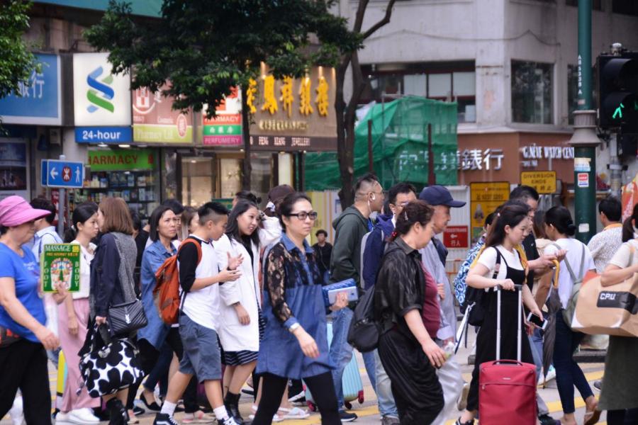 本港路邊污染物濃度比世衛年均水平高出一至三倍不等。 本港路邊污染物濃度比世衛年均水平高出一至三倍不等。