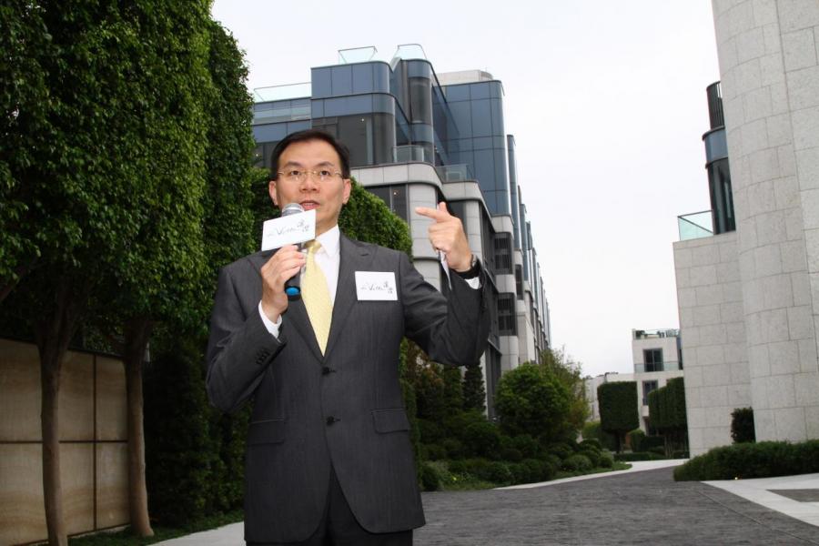 永泰地產發展執行董事兼銷售及市務總監鍾志霖稱,澐灃會以招標形式推出。 永泰地產發展執行董事兼銷售及市務總監鍾志霖稱,澐灃會以招標形式推出。