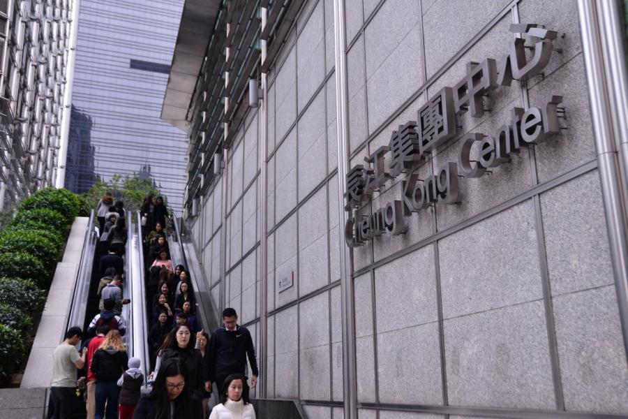 就算大型企業都有邀請身兼多董人士擔任獨董。 就算大型企業都有邀請身兼多董人士擔任獨董。