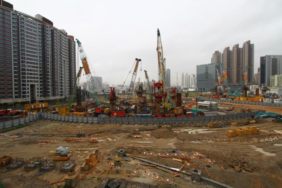 觀乎下年度的土地,九龍東仍是主要供應來源,其中有2幅啟德地皮已安排在下年度首季推出。 觀乎下年度的土地,九龍東仍是主要供應來源,其中有2幅啟德地皮已安排在下年度首季推出。