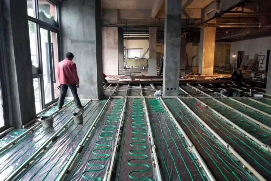 毛利率降低的原因是屋宇建造工程以及裝修及維修工程服務毛利率減少。 毛利率降低的原因是屋宇建造工程以及裝修及維修工程服務毛利率減少。