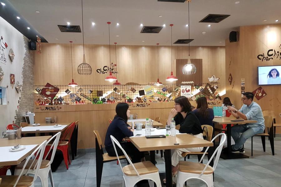 「Chir Chir」餐廳直接開店成本僅有數萬坡元,收支平衡期僅有一至兩個月。 「Chir Chir」餐廳直接開店成本僅有數萬坡元,收支平衡期僅有一至兩個月。