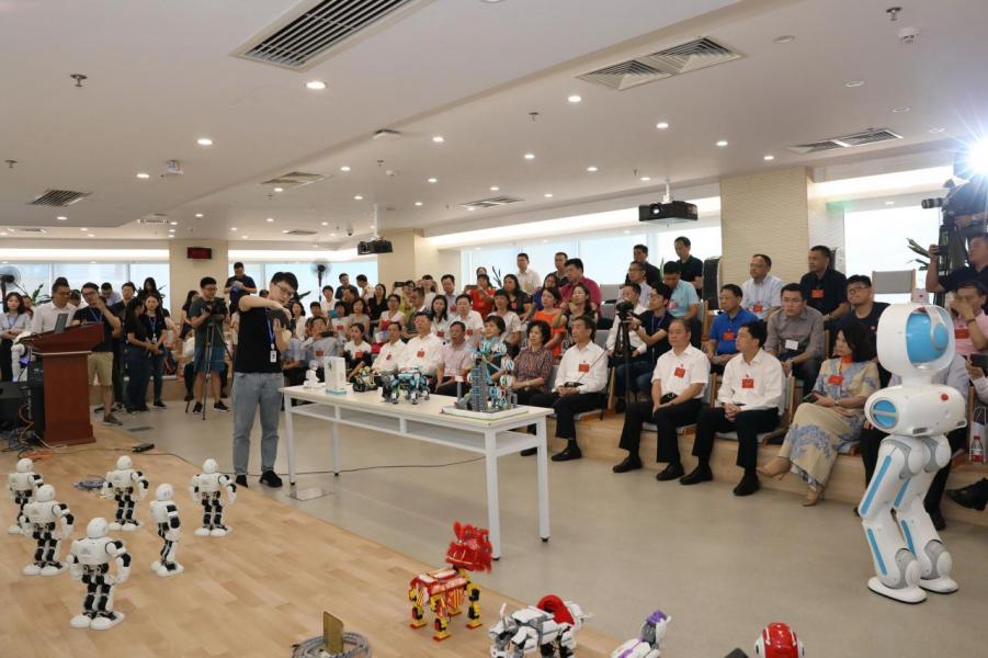 廣東省政府全力推進大灣區計畫,重任包括建設國際科技創新中心。 廣東省政府全力推進大灣區計畫,重任包括建設國際科技創新中心。