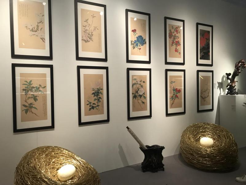 這兒的多幅畫作(上圖背景畫作),據說是任重為其女兒慶祝生日的浪漫禮物。 這兒的多幅畫作(上圖背景畫作),據說是任重為其女兒慶祝生日的浪漫禮物。