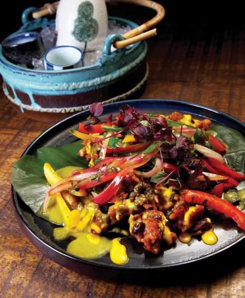 Tacu Tacu - 秘魯傳統拌飯,糅合了炒洋蔥、紅椒、黃椒、荷蘭豆及米飯,再伴以酸中帶辣的阿根廷青醬chimichurri,香氣四溢,非常惹味。 Tacu Tacu - 秘魯傳統拌飯,糅合了炒洋蔥、紅椒、黃椒、荷蘭豆及米飯,再伴以酸中帶辣的阿根廷青醬chimichurri,香氣四溢,非常惹味。