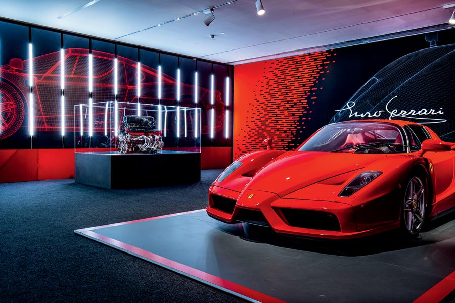 Enzo是歷史上的一款傳奇車型,以公司創始人的名字Enzo Ferrari命名。 Enzo是歷史上的一款傳奇車型,以公司創始人的名字Enzo Ferrari命名。