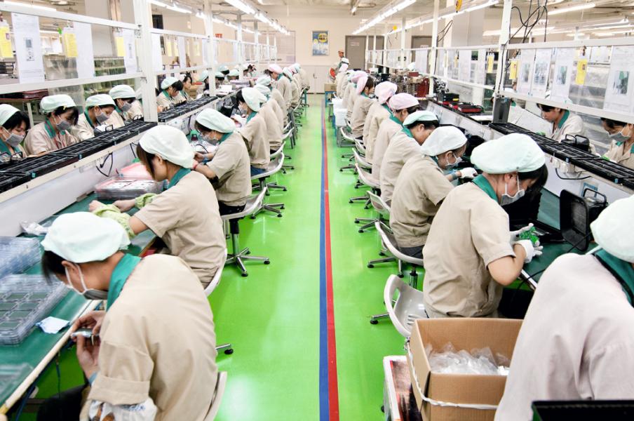 王氏港建數年前員工數目高峰期逾6,000人,工資成本大增。 王氏港建數年前員工數目高峰期逾6,000人,工資成本大增。