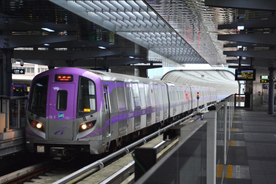 桃園車站每日進出人口近10萬人,是台灣第2大站。 桃園車站每日進出人口近10萬人,是台灣第2大站。