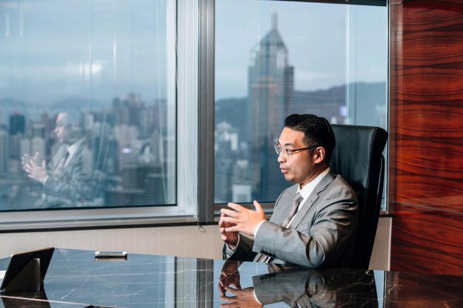 韓世灝博士致力為客戶搭建一站式投資平台。 韓世灝博士致力為客戶搭建一站式投資平台。