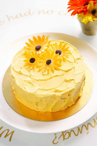 Caramel Sunflowers:香濃的焦糖與柔滑的忌廉出奇地匹配,再加上香脆的焦糖曲奇碎,令口感非常豐富。 Caramel Sunflowers:香濃的焦糖與柔滑的忌廉出奇地匹配,再加上香脆的焦糖曲奇碎,令口感非常豐富。