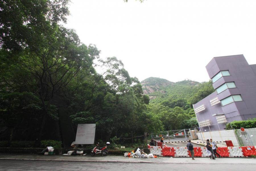 油塘高超道住宅官地共有10個財團入標,大部分為港資發展商。 油塘高超道住宅官地共有10個財團入標,大部分為港資發展商。