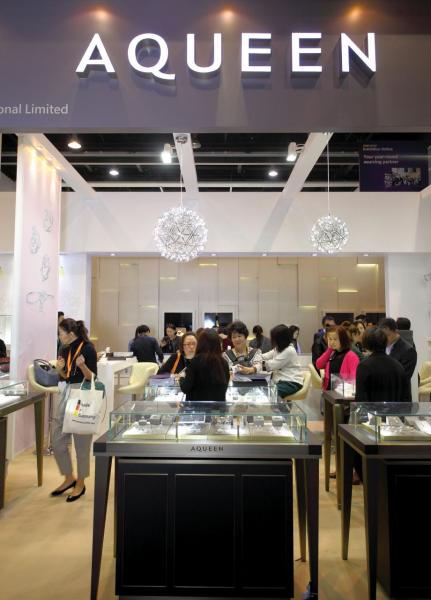 杜源寧指出,6年前創立自家品牌AQUEEN,並拓展內銷市場,是集團業務邁向升級之路。 杜源寧指出,6年前創立自家品牌AQUEEN,並拓展內銷市場,是集團業務邁向升級之路。
