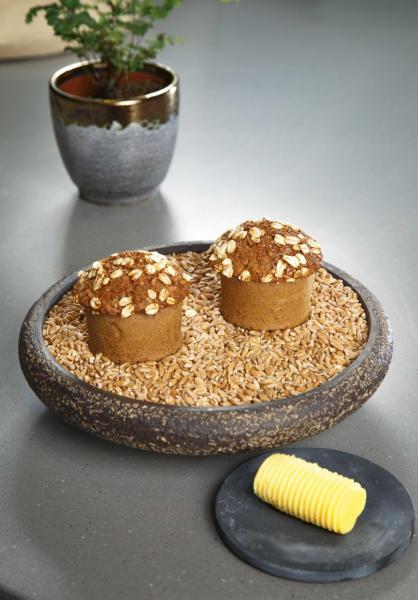Soda bread with miso butter:大廚自家製的蘇打麵包,看似平平無奇,入口外脆內軟,配上同樣是自家製的味噌牛油,滋味無窮。 Soda bread with miso butter:大廚自家製的蘇打麵包,看似平平無奇,入口外脆內軟,配上同樣是自家製的味噌牛油,滋味無窮。