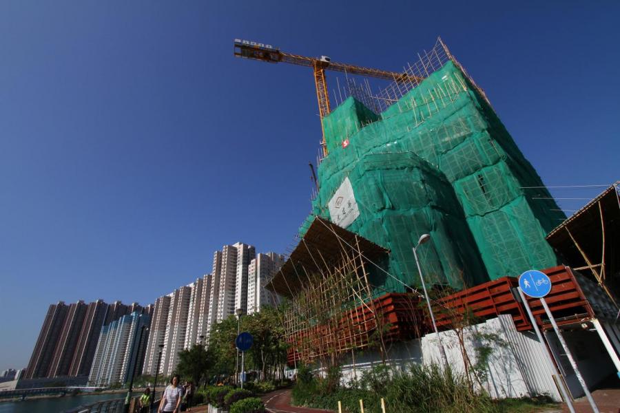 弦海涉及371伙,戶型是區內少見的開放式及1房戶。 弦海涉及371伙,戶型是區內少見的開放式及1房戶。