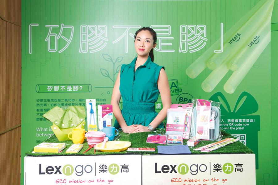 王詠儀表示,該公司期望推自家研發矽膠飲管,推動綠色生活。 王詠儀表示,該公司期望推自家研發矽膠飲管,推動綠色生活。