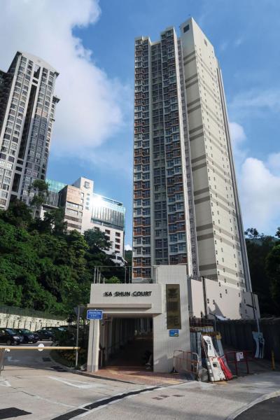 2016年開售的居屋包括嘉順苑及屏欣苑等相繼入伙,推高居屋按揭申請數字。 2016年開售的居屋包括嘉順苑及屏欣苑等相繼入伙,推高居屋按揭申請數字。