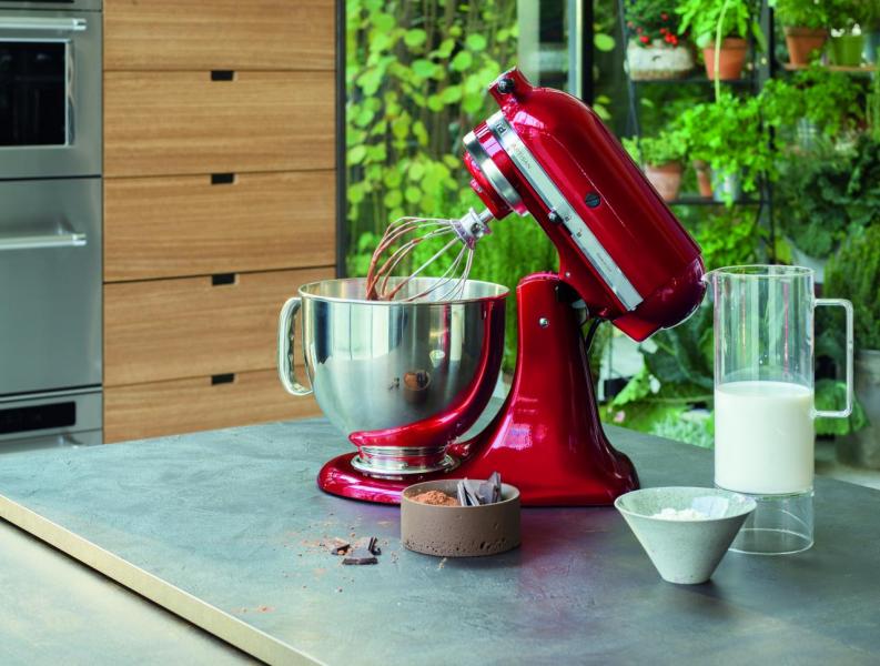 今次的馬卡龍製作,以KitchenAid廚師機作輔助。 今次的馬卡龍製作,以KitchenAid廚師機作輔助。