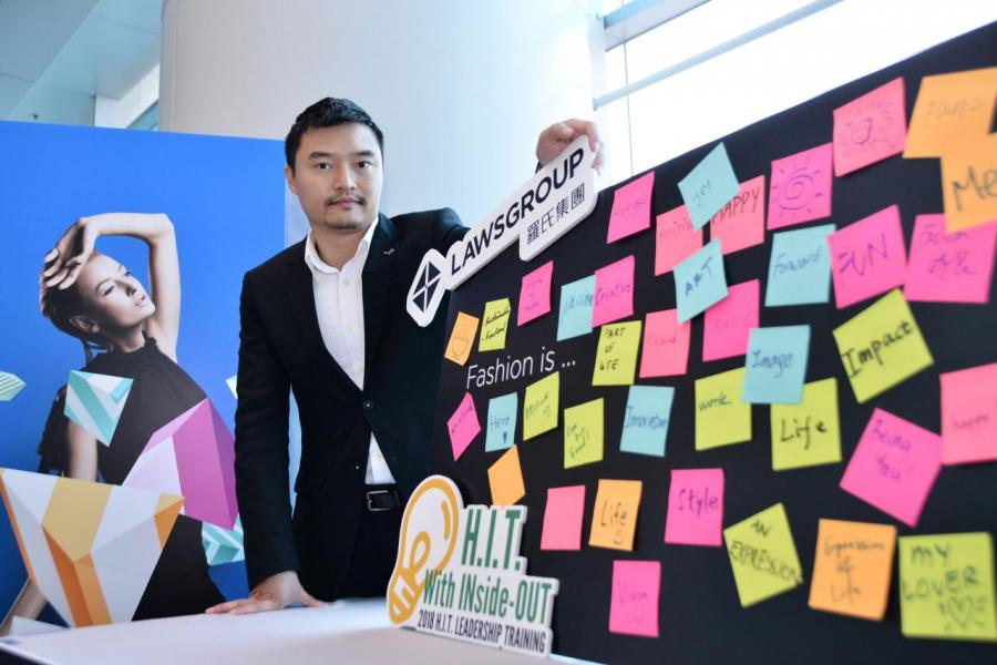 羅正杰認為要時裝真正做到可持續發展,要由消費者教育做起。 羅正杰認為要時裝真正做到可持續發展,要由消費者教育做起。